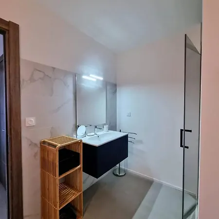 Apartment U Paradisu En Front De A *